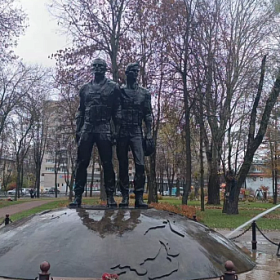 В Колпино помыли памятник воинам-интернационалистам