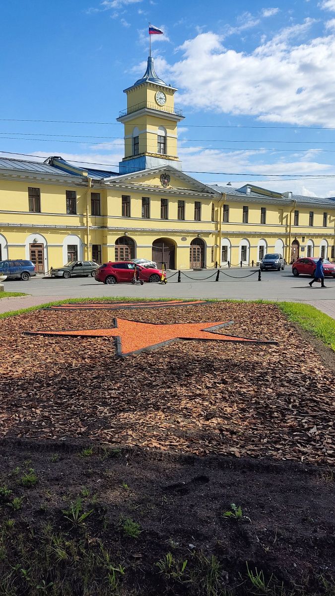 Возле Ижорского завода появилась композиция ко Дню Победы