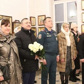 Митрополит Варсонофий совершил всенощное бдение в Колпино и наградил настоятеля