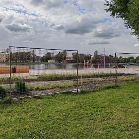 Новая точка притяжения в Колпино: пляж у Никольского сквера обещают достроить в октябре