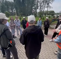 В Никольском сквере прошла благоустроительная акция ко Дню семьи, любви и верности