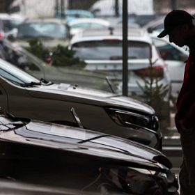 В первой половине ноября цены изменились у 12 брендов автомобилей