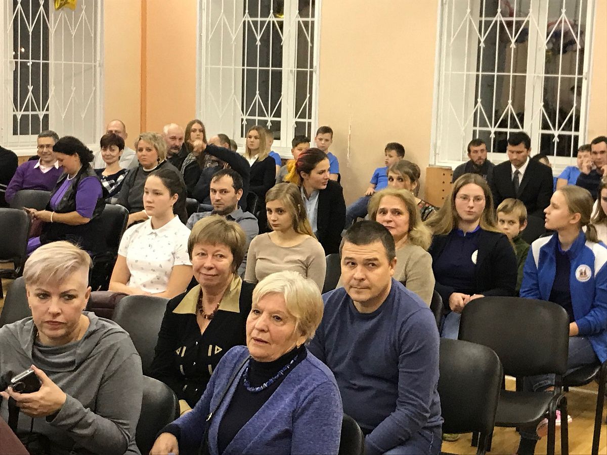 В Колпино празднуют 40-летие гребной школы