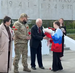 6 мая у Братского воинского захоронения на улице Веры Слуцкой состоялась акция памяти, посвящённая Дню Победы
