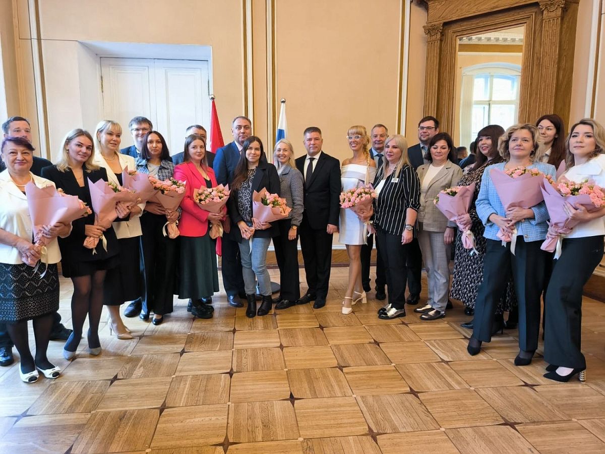 Представители Колпинского района стали финалистами конкурса «Лучший врач года» Представители Колпинского района стали финалистами конкурса «Лучший врач года»