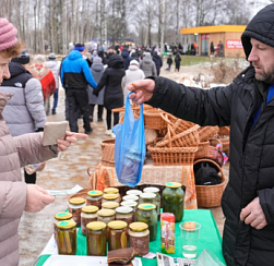 В Петербурге с 1 июля запрещена уличная торговля у школ, остановок и метро