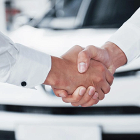 В 2026 году объём продаж новых легковых авто в России сохранится на уровне 1,3 млн