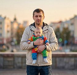 В Петербурге и Ленобласти выросло число отцов в декрете