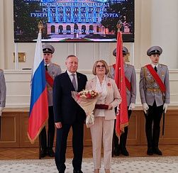 Александр Дмитриевич Беглов  вручил в Смольном государственные награды Российской Федерации