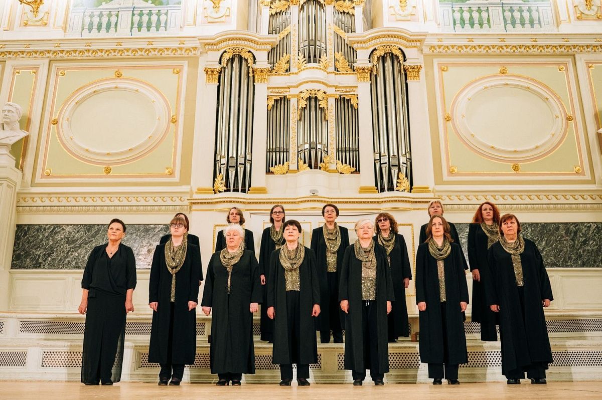 Женский академический камерный хор «Классика» КДЦ «Подвиг» выступил на городском концерте «Споёмте, друзья…» 