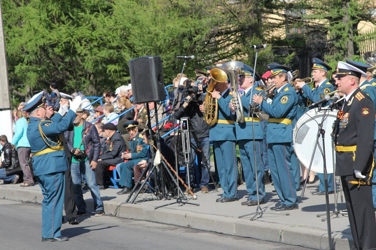 Парад Победы впервые прошел в Колпино
