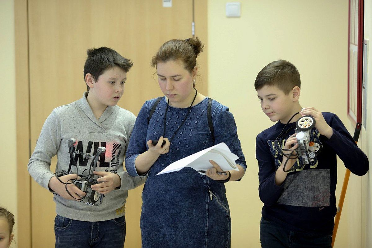 В Центре детского-юношеского технического творчества прошли открытые соревнования по робототехнике на Кубок главы района