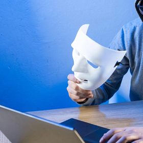 Россиян предупредили о рассылке фейковых писем о «новогодних дивидендах»