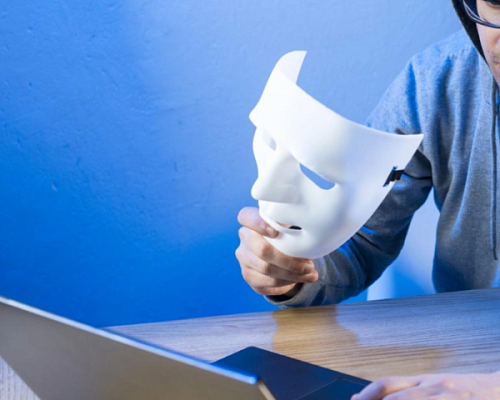 Россиян предупредили о рассылке фейковых писем о «новогодних дивидендах»