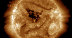Декабрь начался одной из самых сильных вспышек на Солнце