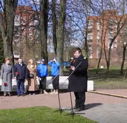 У памятника ликвидаторам техногенных катастроф в сквере Коммуны прошло мероприятие