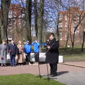 У памятника ликвидаторам техногенных катастроф в сквере Коммуны прошло мероприятие