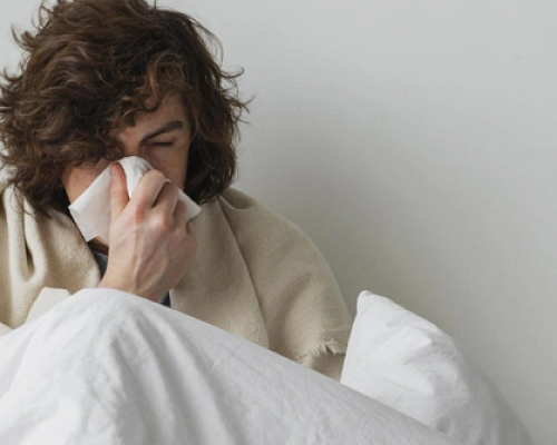 Не морс и не чай с мёдом: врач раскрыл способ вылечиться от гриппа на 2 дня быстрее