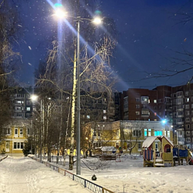 В Колпино в квартале у Харламовского сквера появились новые фонари