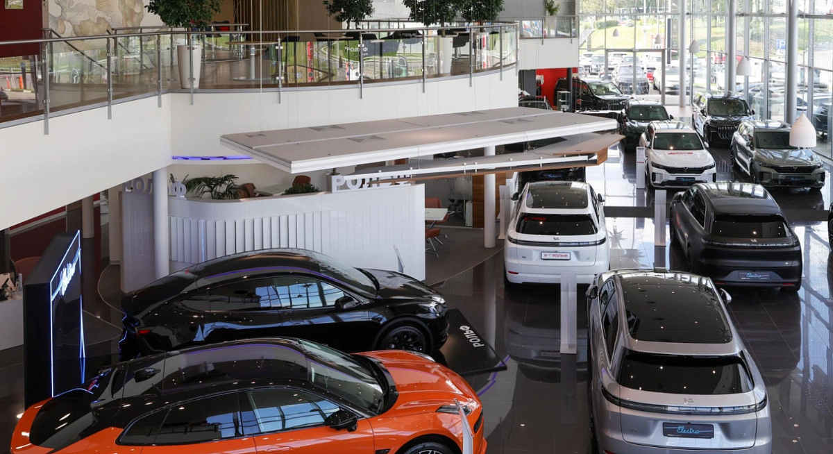 Владельцы люксовых авто в Петербурге принесут 453 млн рублей налогов