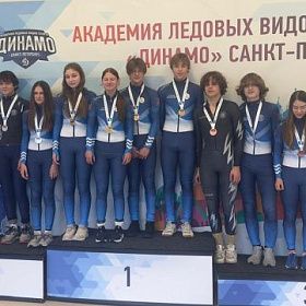Ледовый триумф спортсменов Колпинского района