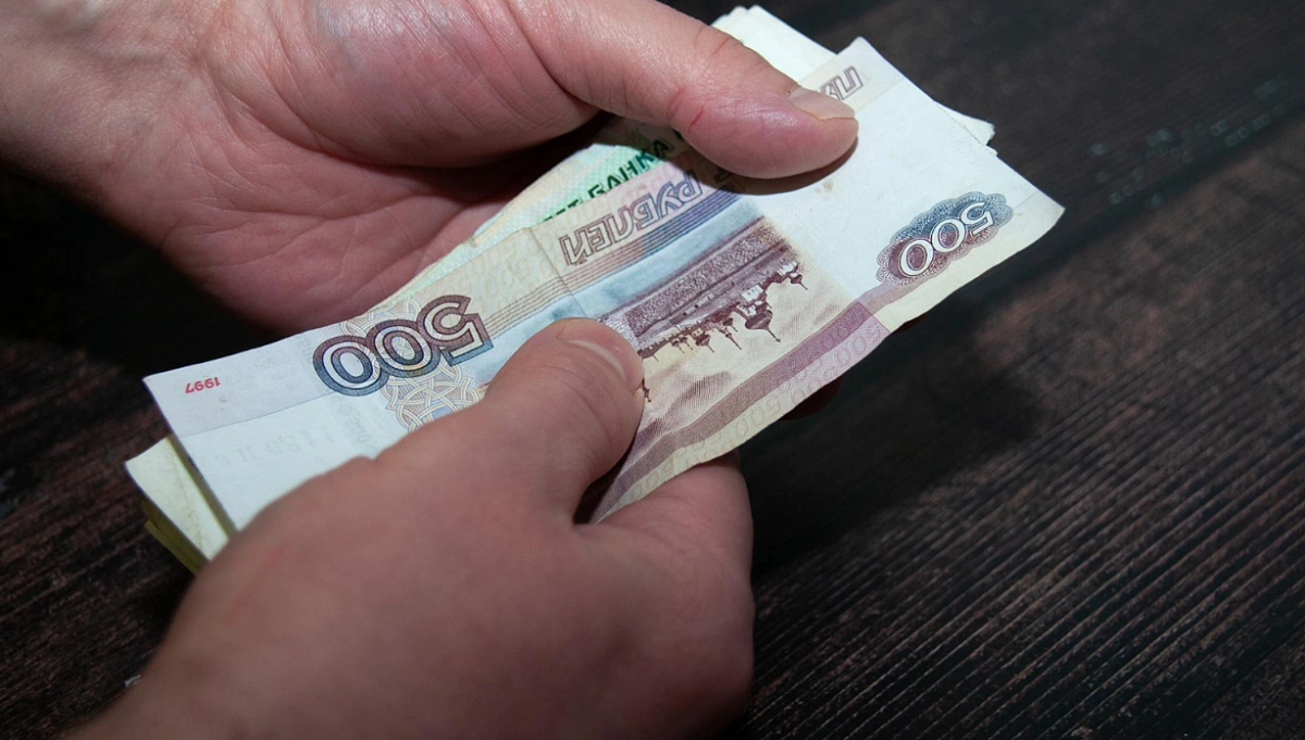 Петербурженка лишилась полмиллиона рублей в попытках «снять порчу»