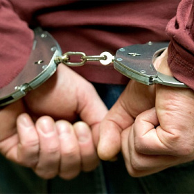 В Колпино задержали мужчину, подозреваемого в грабеже