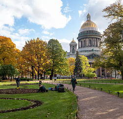 Во второй половине сентября в Петербург пришла осень