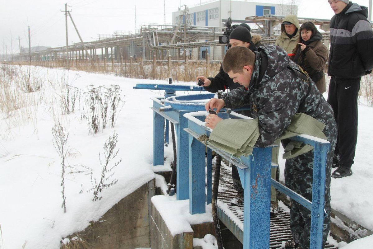 Экологический субботник и «бесконечные» стоки с полигона «Красный Бор» Экологический субботник и «бесконечные» стоки с полигона «Красный Бор»