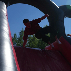 Работу батутных аттракционов могут ограничить в России