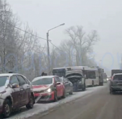 В Колпинском районе в массовом ДТП с автобусом пострадали три человека