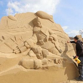 В Петербурге открылся фестиваль скульптур из песка