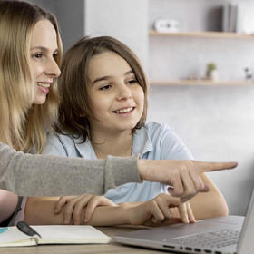 В Госдуме выступили против платных услуг в электронных школьных дневниках