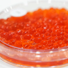 Мошенники перед Новым годом запустили фейковые интернет-магазины красной икры