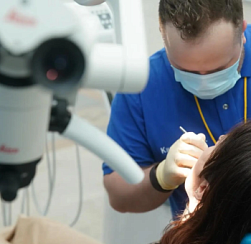 В Госдуму внесли законопроект о бесплатном протезировании для многодетных матерей
