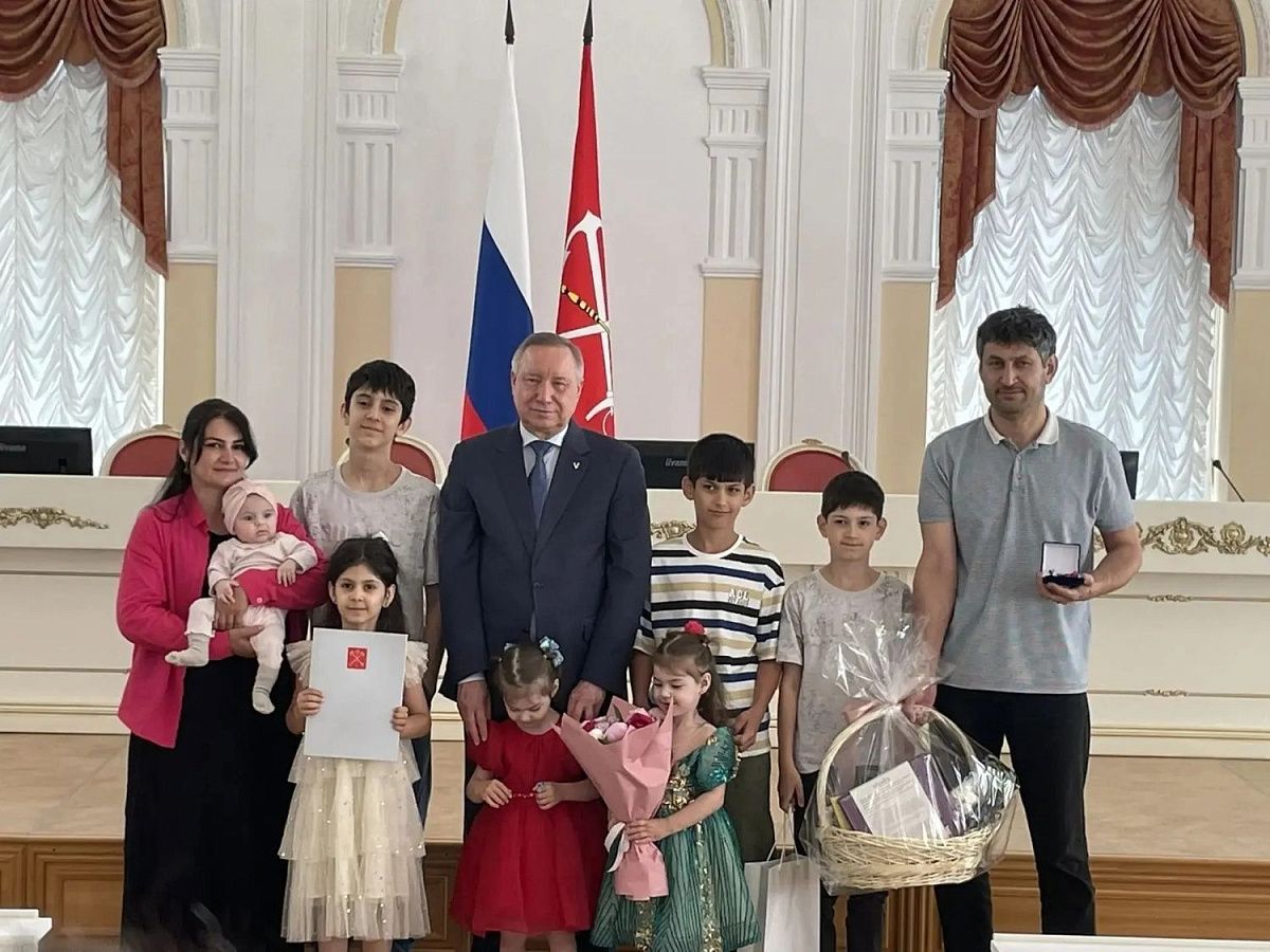 Новый микроавтобус для многодетной семьи! 