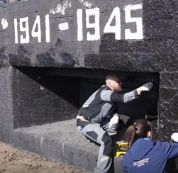 На въезде в Колпино привели в порядок ДОТ