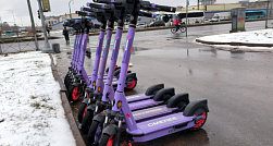 Электросамокаты покидают улицы Петербурга и отправляются на зимовку