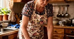 Химик назвал повышающие риск возникновения аллергических реакций ошибки при уборке