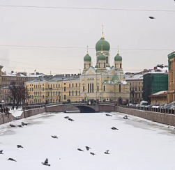 Пришедший с запада антициклон прекратит в Петербурге осадки